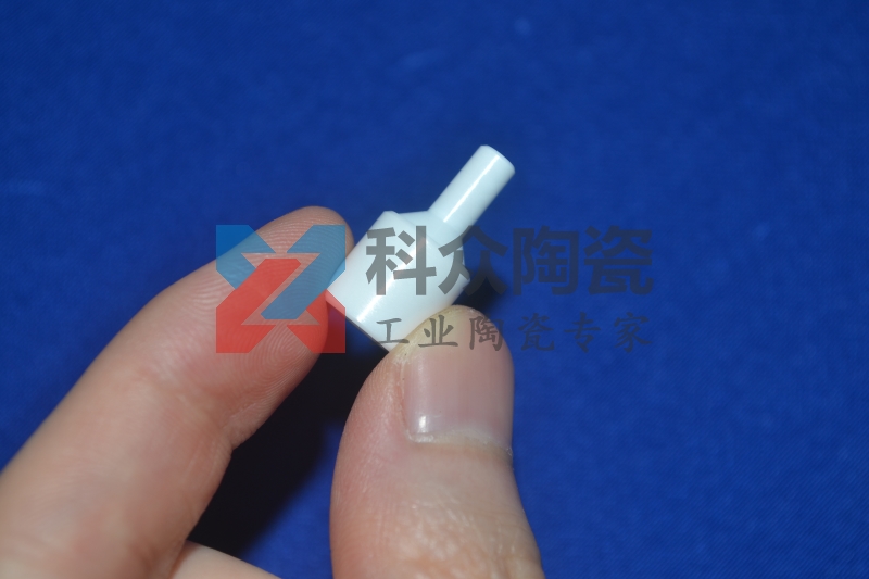 氧化鋯陶瓷推桿的特點體現(xiàn)在什么方面？