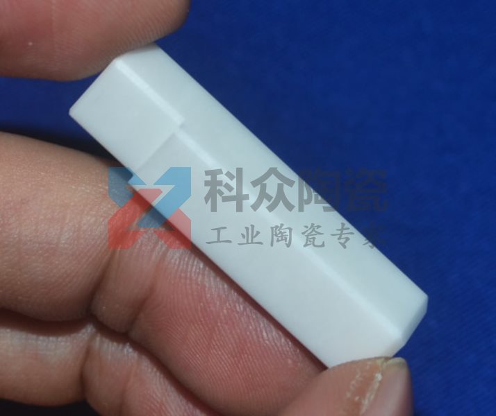 氧化鋯陶瓷在工業(yè)上會(huì)逐漸取代氧化鋁陶瓷嗎？